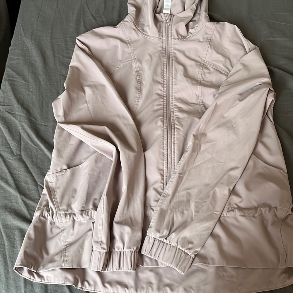 Lululemon jacket size 4